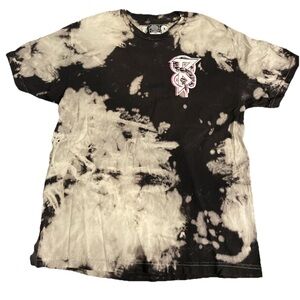 Beartooth Tee Shirt Size L Red Bull Records Below